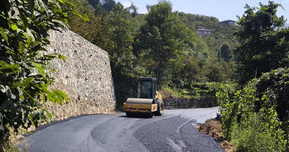 Trabzon’un 18 ilçesinde yollar yenileniyor