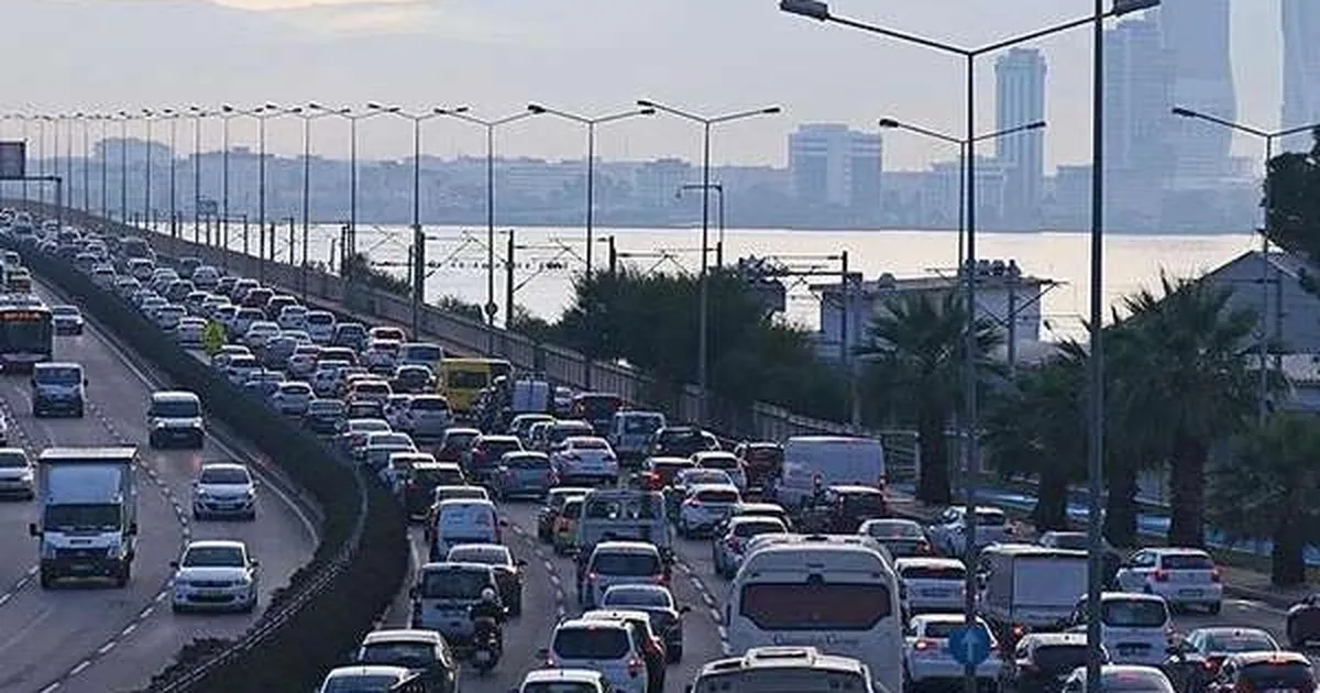 Trafiğe kayıtlı taşıt 33 milyona yaklaştı