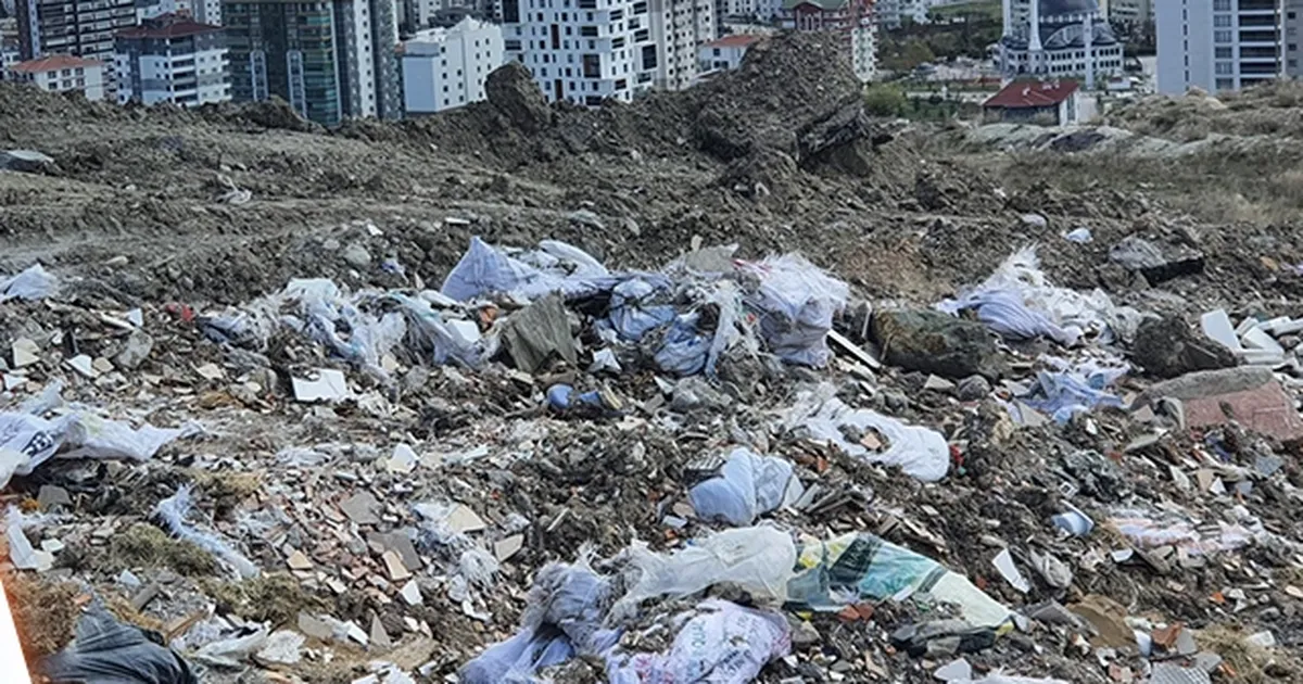 Uyarıya rağmen çöpleri toplamayan belediyeye ‘Çevre’ cezası!