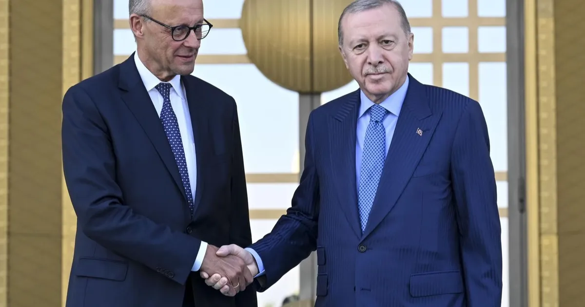 Almanya Başbakanı Külliye’de
