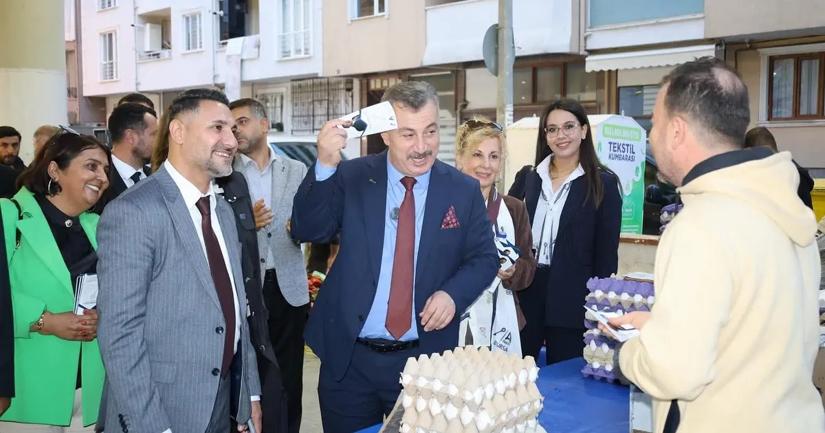 Anahtar Parti’den Bursa’da ‘Kapı Kapı Anahtar’