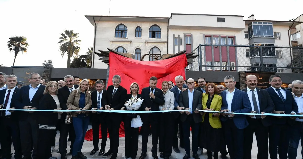 Balıkesir Cumhuriyet Meydanı 2. etabı açıldı