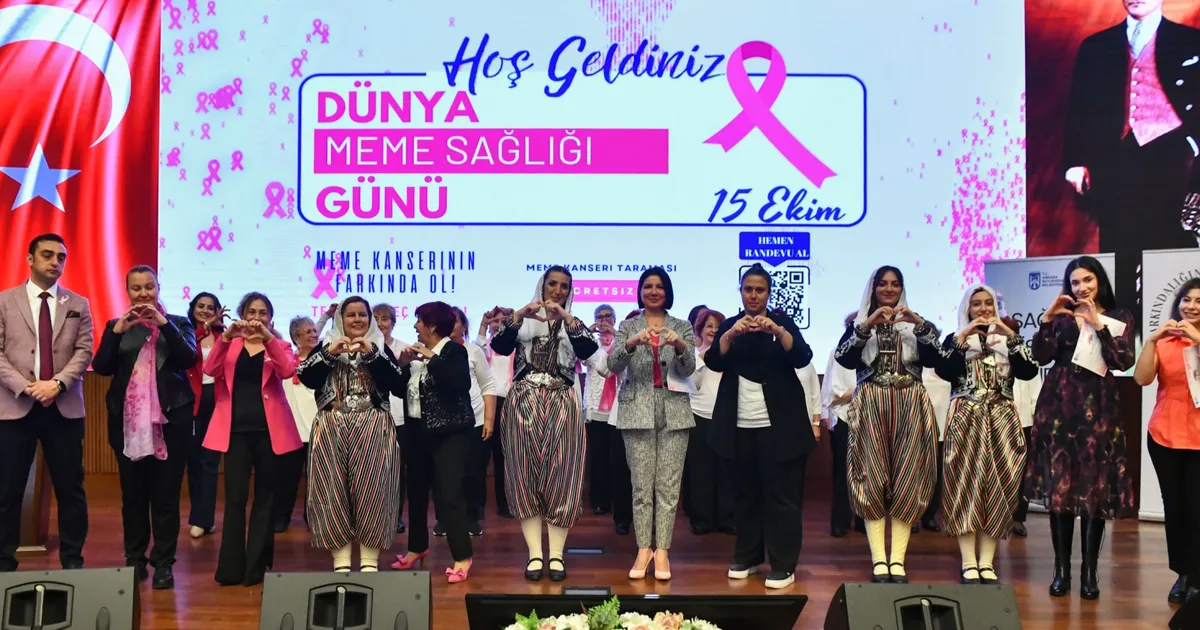 Başkentte pembe ışıklar meme sağlığı için yandı