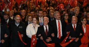 Bursa'da Nilüfer Belediyesi, Cumhuriyet’in 102’nci yılını spor, müzik ve yürüyüşlerin