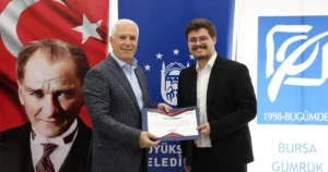 Bursa Gümrük Müşavirleri Derneği üyeleriyle bir ortaya gelen Büyükşehir Belediye