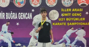 Çayırova Belediyesi Eğitim Spor Kulübü’nün karate branşı atletleri, turnuvalardan madalyaları