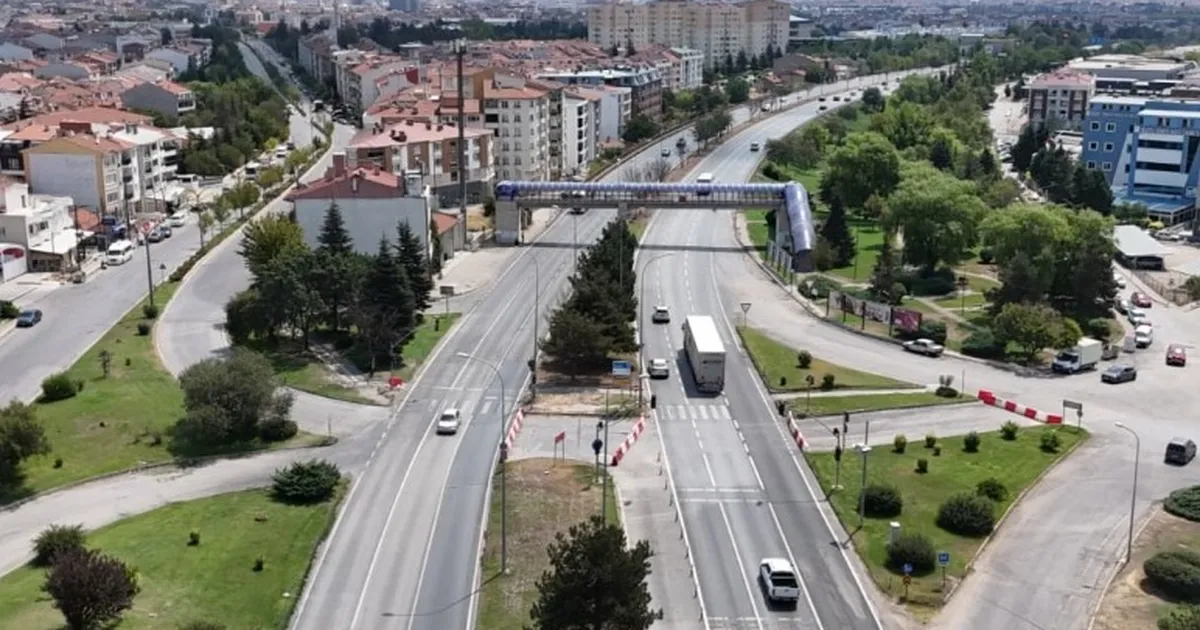Eskişehir Büyükşehir Belediyesi, Eskişehir D-200 karayolu üzerindeki Tepebaşı Kavşağı’nın kapatılmasına