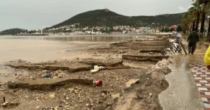 Foça genelinde tesirli olan şiddetli sağanak yağış sonucunda ilçemizde büyük