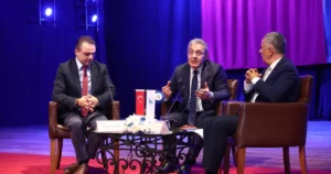 DEÜ Talks” aktifliği kapsamında gazeteci, televizyon ve radyo programcısı Hakan