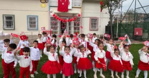 İstanbul Maltepe’de Cumhuriyet’in 102’nci yıldönümü erkenden başlayan kutlamalara sahne oldu.