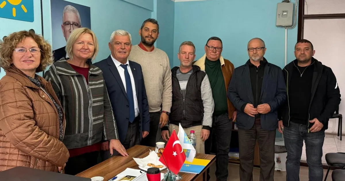 İYİ Parti Enez İlçe Kongresi'nde Tuncay Taşkın yine lider seçildi.