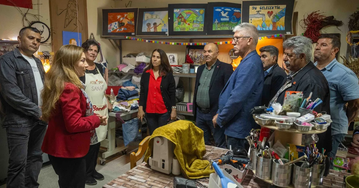 İzmir'de Bornova Belediyesi, muhtarlara yönelik atık idaresi, kompost imali ve