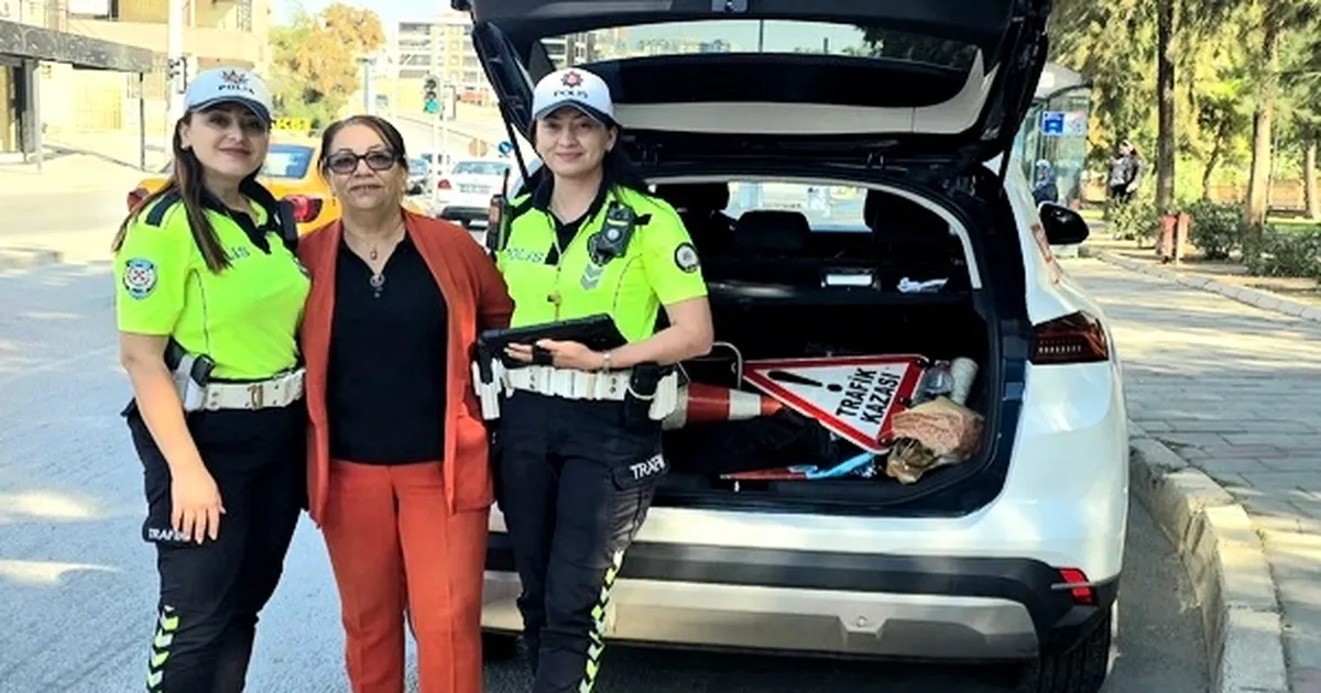 İzmir Karabağlar’da Neşe Kahraman ve kadın trafik polisleri örnek tablo çizdi
