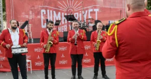 İzmir Büyükşehir Belediyesi tarafından Cumhuriyet Bayramı’nın 102’nci yıl kutlamaları kapsamında