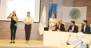 İzmir Büyükşehir Belediyesi’nin sağır ve işitme engelli bayanlara yönelik başlattığı