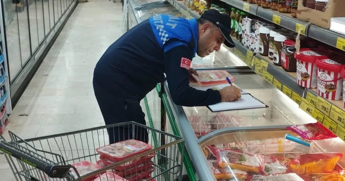 İzmit’te raf tarihi geçmiş ürünlere geçit yok!