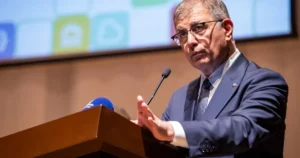 İzmir Büyükşehir Belediye Lideri Dr. Cemil Tugay, çalışmaları İZPA ile