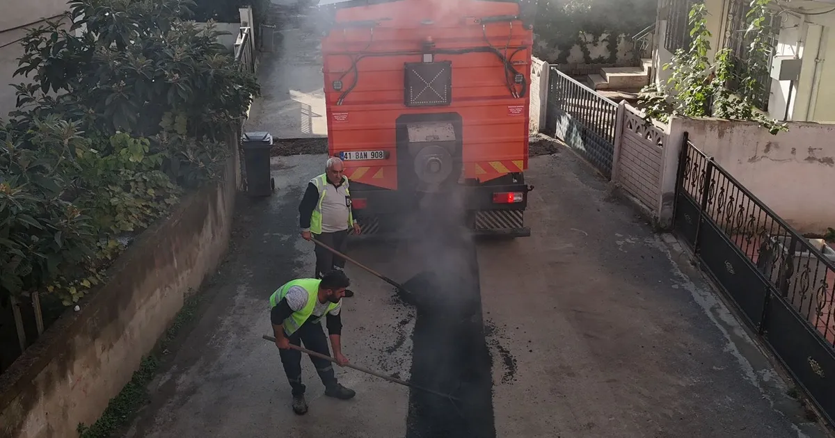 Kocaeli Gebze’de asfalt mesaisi sürüyor