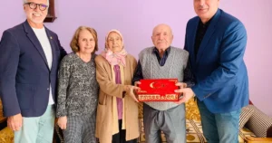 Kocaeli İzmit Belediyesi, Derince’de yaşayan Kıbrıs Gazileri İsmail Hakkı Tosun ve