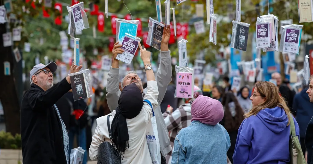 Kocaeli’de ağaçlar kitap açıyor, şehir edebiyatla buluşuyor