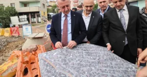 Kocaeli Büyükşehir Belediye Başkanı Tahir Büyükakın, Çayırova’da vatandaşlarla buluşarak ilçede
