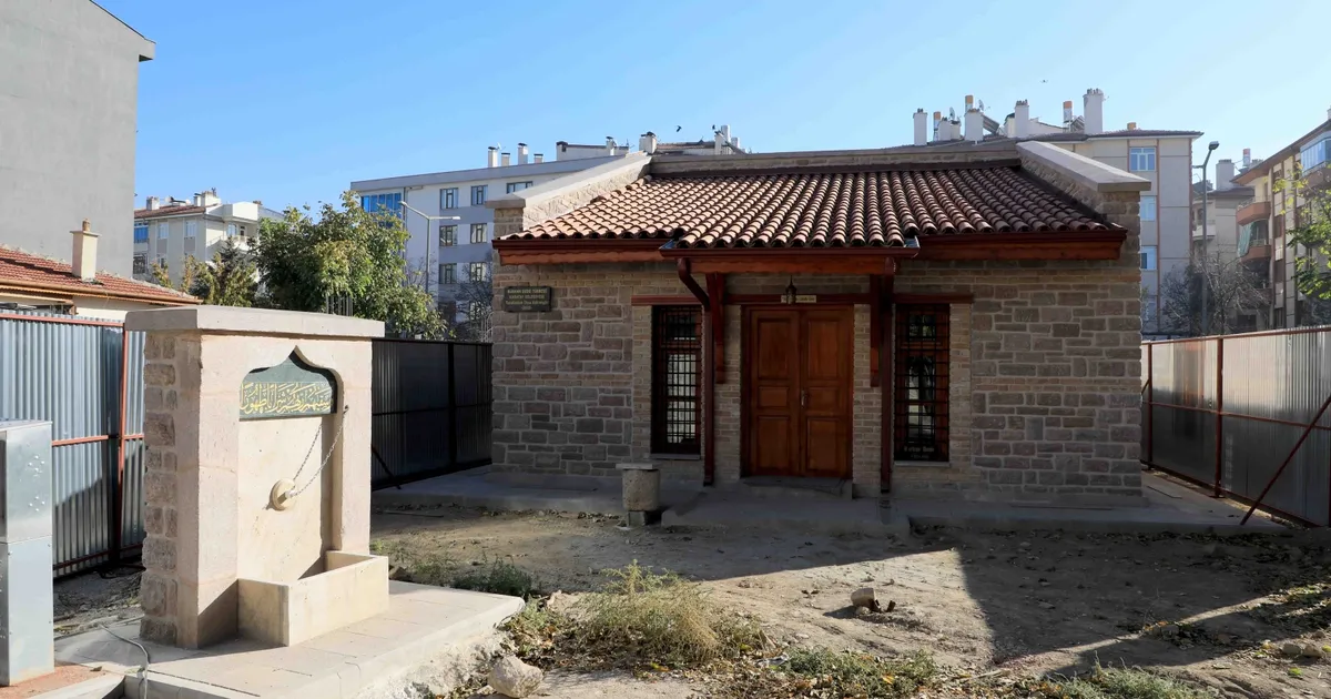 Konya Karatay’da Burhan Dede Türbesi aslına uygun şekilde ihya edildi