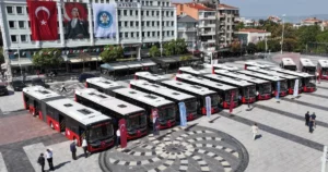 Manisa Büyükşehir Belediyesi, vatandaşların toplu ulaşımda sorun yaşamaması için araç