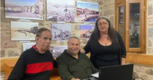 İzmirli fotoğrafçı ve koleksiyoner Mert Rüstem, Yunanistan’ın Girit Adası’nda “İzmir