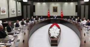 Millî Güvenlik Kurulu, yeni kuvvet kumandanlarıyla birlikte Cumhurbaşkanı Recep Tayyip