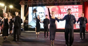 Bursa'da kuruluşun ve kurtuluşun simge ilçesi Mudanya’da, 29 Ekim Cumhuriyet