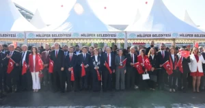 Cumhuriyet’in 102’nci yıl dönümü kutlamaları, Nilüfer’de Atatürk Anıtı’na çelenk konulmasıyla