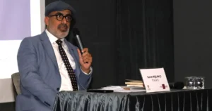 Sakarya Büyükşehir Belediyesi’nin kültür takvimine konuk olan Müellif Turan Kışlakçı,