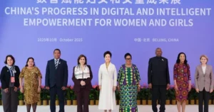 CGTN, Çin Devlet Başkanı Xi Jinping’in eşi ve UNESCO’nun kız