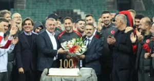A Ulusal Futbol Kadrosu bugün Gürcistan maçının oynanacağı Kocaeli Stadyumu'nu