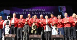 Trabzon Büyükşehir Belediyesi tarafından düzenlenen Bilim Şenliği'nin açılışı ağır bir