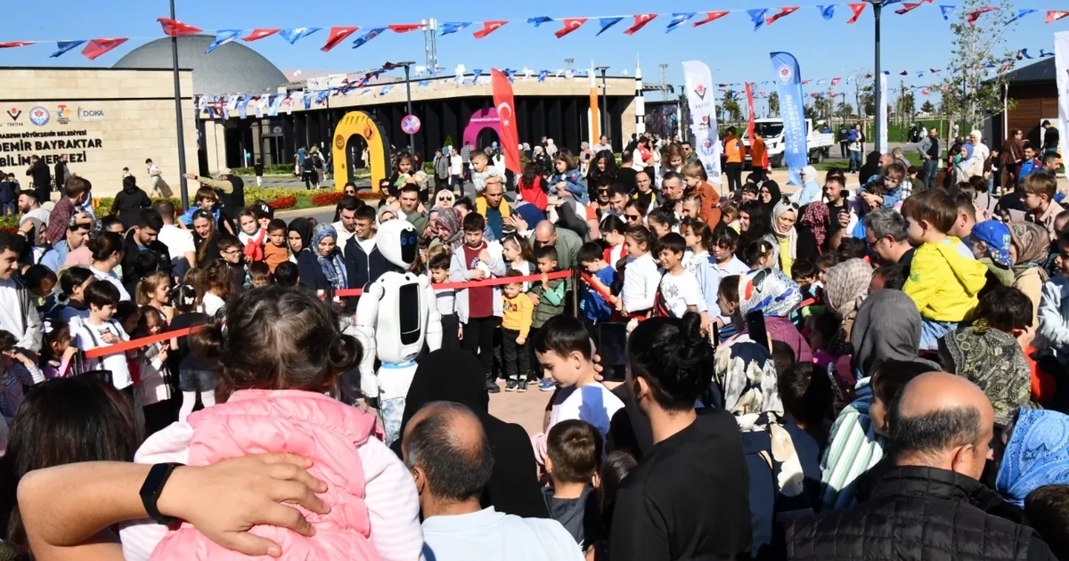 Trabzon’da bilim şöleni: 200 bin ziyaretçi festivalde buluştu