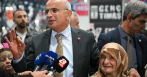 Malatya Büyükşehir Belediye Başkanı Sami Er, 88 yaşında okuma-yazma öğrenen
