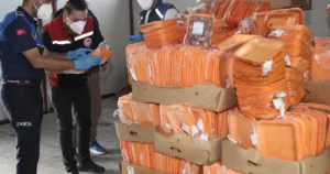 Antalya’nın Aksu ilçesinde, Belediye Zabıta Müdürlüğü takımlarınca yapılan besin kontrollerinde