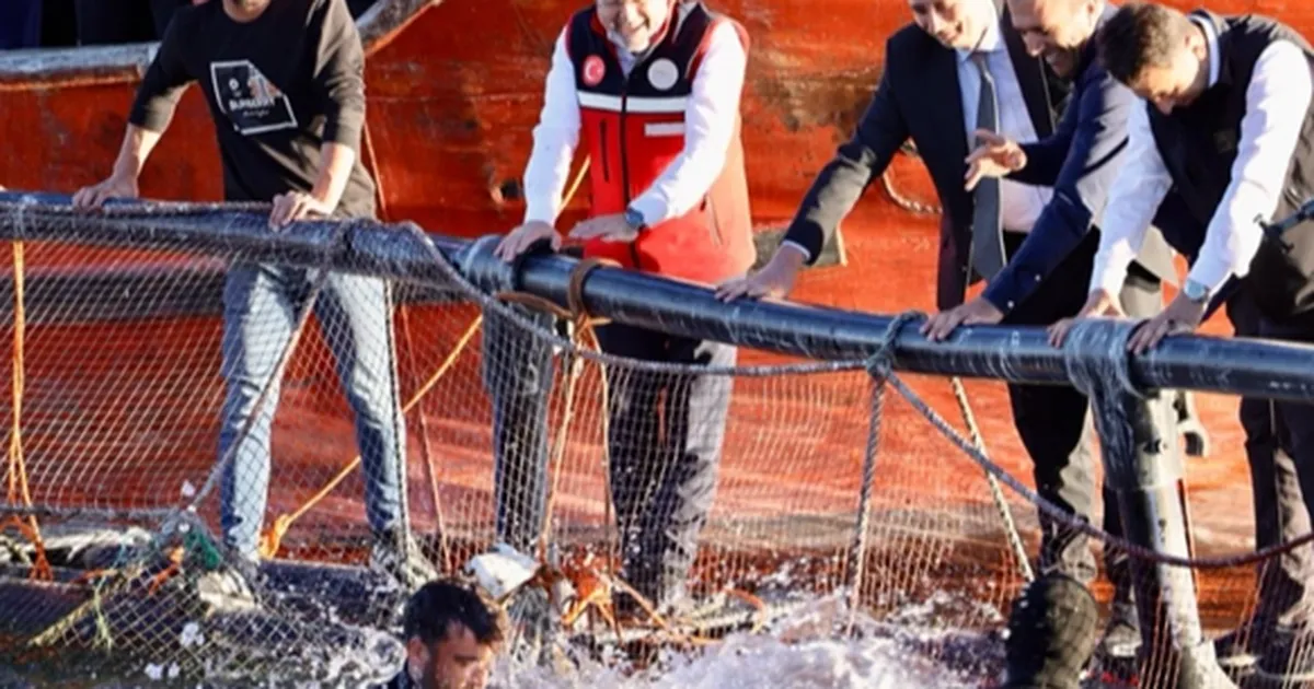 Bakan Yumaklı: Su ürünlerinde hedef 3 milyar dolar ihracat