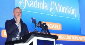Kocaeli Büyükşehir Belediye Başkanı Tahir Büyükakın, CHP Genel Lideri Özgür
