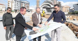 Kocaeli Çayırova Belediye Başkanı Bünyamin Çiftçi, yapımı devam eden Çayırova
