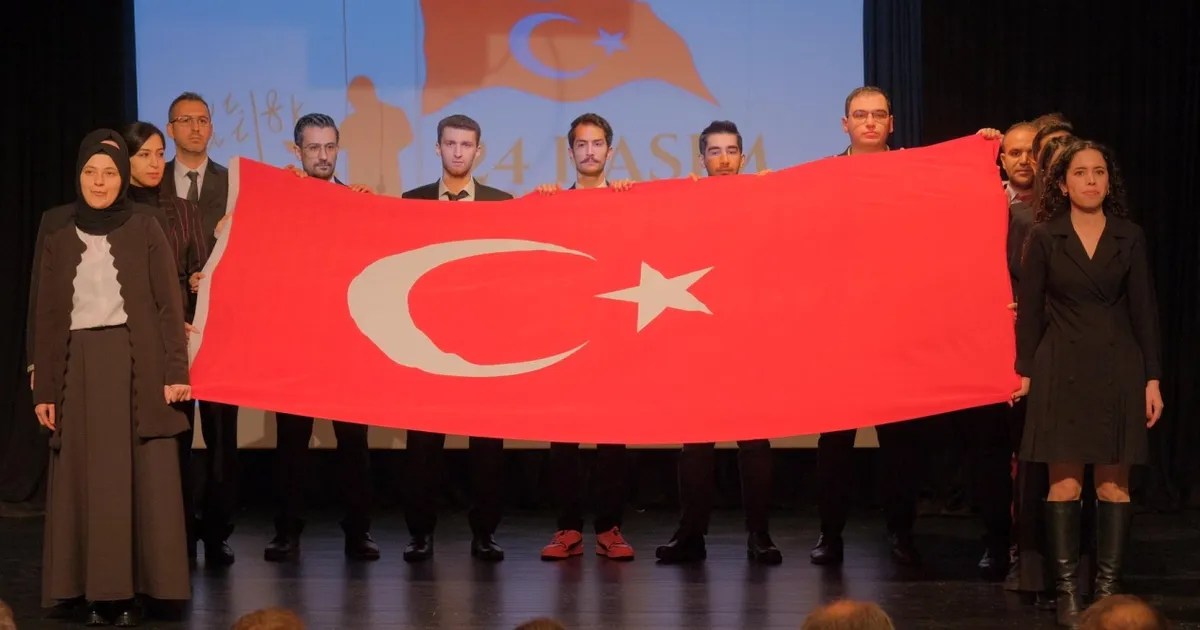 1928 yılında Gazi Mustafa Kemal Atatürk’ün Millet Mektepleri Başöğretmenliği unvanını