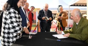 Edebiyat dünyasının nabzını tutan Osmangazi Kitap Fuarı, üçüncü gününde de