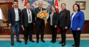 Türkiye Emekliler Derneği Uludağ Şubesi Başkanı Kenan Pars ve idaresi,