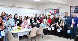 Bursa Yıldırım Belediye Başkanı Oktay Yılmaz, 24 Kasım Öğretmenler Günü’nde,