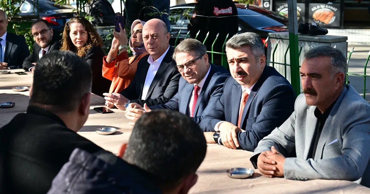 Bursa’da Başkan Yılmaz Vakıf Mahallesi’nde vatandaşlarla buluştu