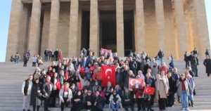 Bursa’dan Ankara’ya 5 otobüsle çıkarma yapan TÜED Uludağ Şubesi üyesi