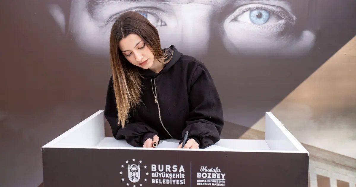 Bursalılar Ata’ya özlemi satırlara döküyor