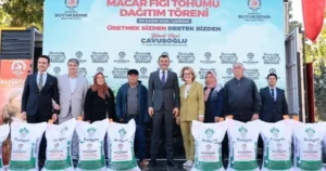 Denizli Büyükşehir Belediyesi, kırsal kalkınmayı desteklemek hedefiyle üreticilere yönelik tohum