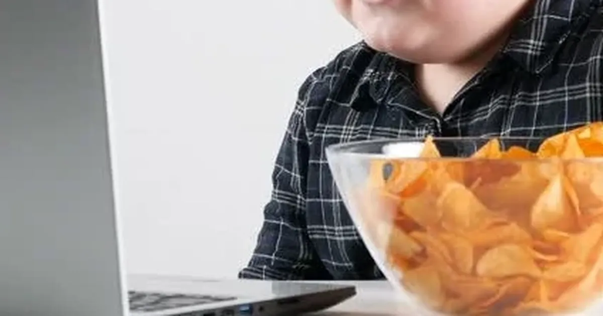 Ekran bağımlılığı ağız sağlığını da etkiliyor!